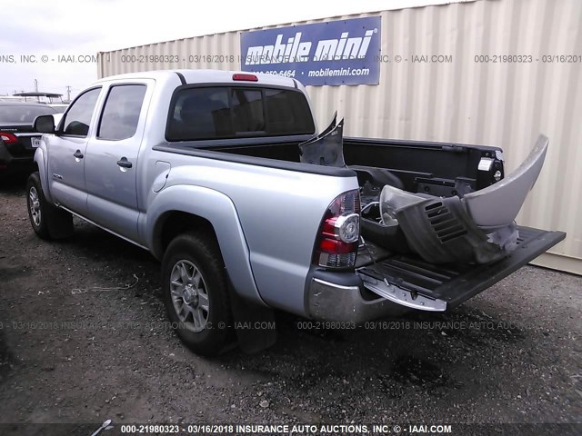 5TFJX4GN6DX015687 - 2013 TOYOTA TACOMA DOUBLE CAB SILVER photo 3