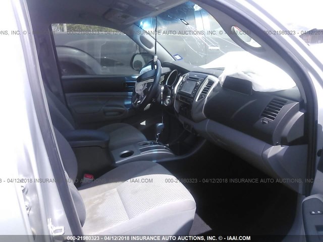 5TFJX4GN6DX015687 - 2013 TOYOTA TACOMA DOUBLE CAB ვერცხლისფერი ფოტო 5