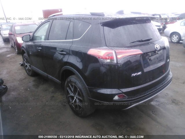 2T3NFREVXJW443198 - 2018 TOYOTA RAV4 SE BLACK photo 3