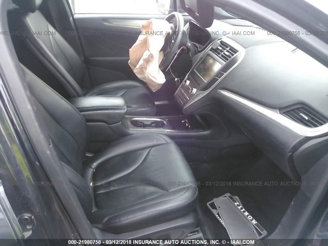 5LMCJ1A90FUJ03202 - 2015 LINCOLN MKC BLACK photo 5