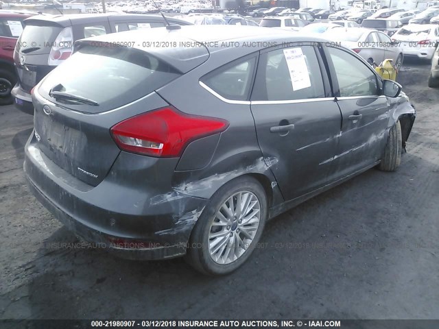 1FADP3N28HL348671 - 2017 FORD FOCUS TITANIUM GRAY photo 4