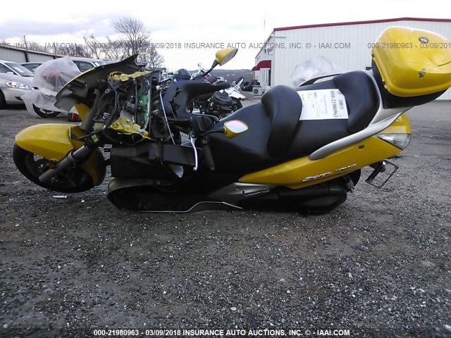 JH2PF01197K500054 - 2007 HONDA FSC600 D YELLOW photo 8