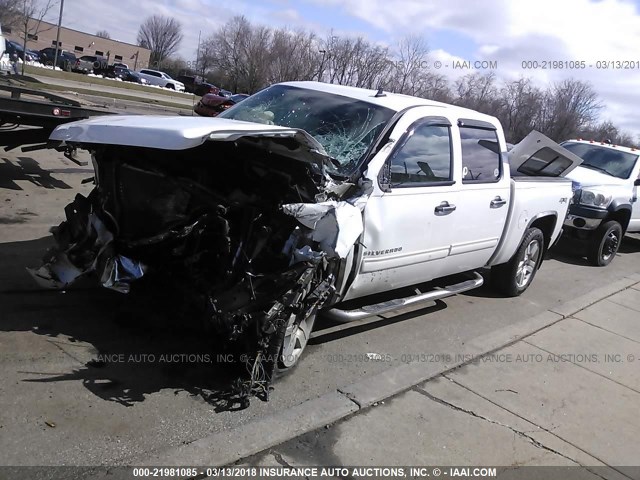 3GCPKSE35BG240103 - 2011 CHEVROLET SILVERADO K1500 LT WHITE photo 2