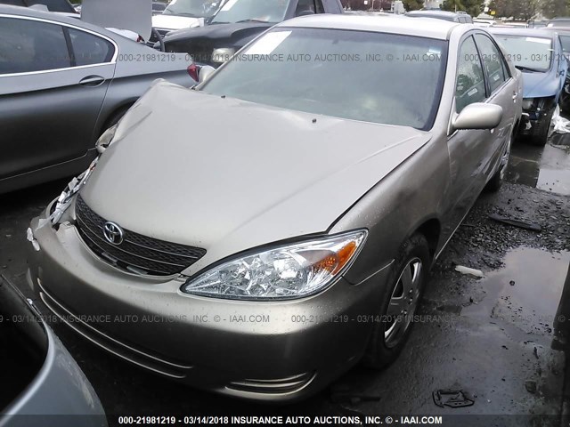 JTDBE32K520124410 - 2002 TOYOTA CAMRY LE/XLE/SE 金色 照片 2