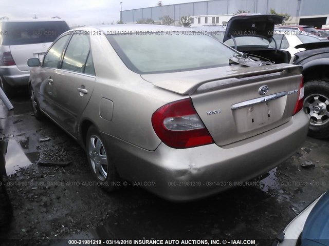 JTDBE32K520124410 - 2002 TOYOTA CAMRY LE/XLE/SE 金色 照片 3