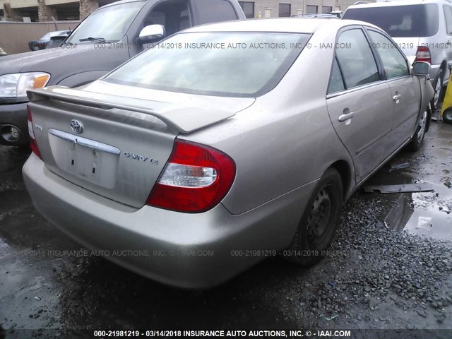 JTDBE32K520124410 - 2002 TOYOTA CAMRY LE/XLE/SE GOLD photo 4