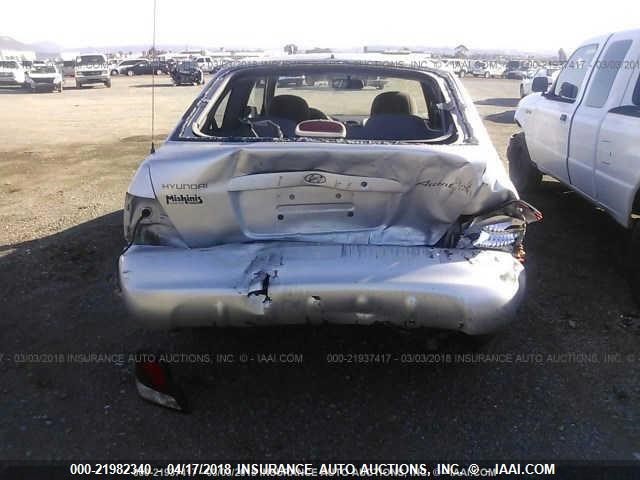 KMHCG35C71U075605 - 2001 HYUNDAI ACCENT GS SILVER photo 6