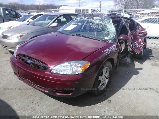 1FAFP55S52G245485 - 2002 FORD TAURUS SES RED photo 2