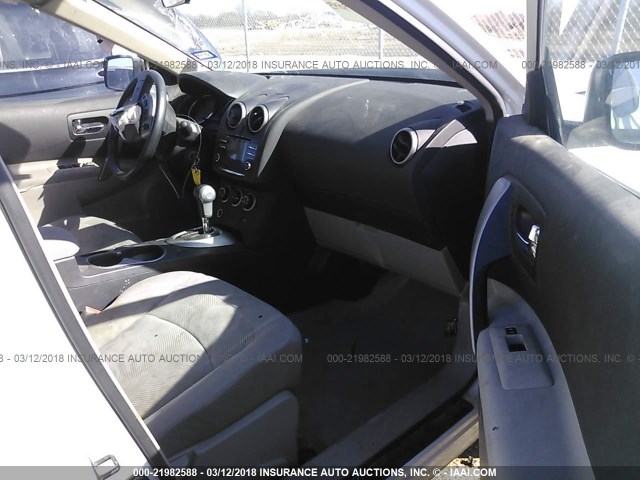 JN8AS5MT0DW536888 - 2013 NISSAN ROGUE S/SV WHITE photo 5