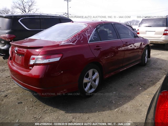 4T1BF3EK5BU650906 - 2011 TOYOTA CAMRY SE/LE/XLE RED photo 4