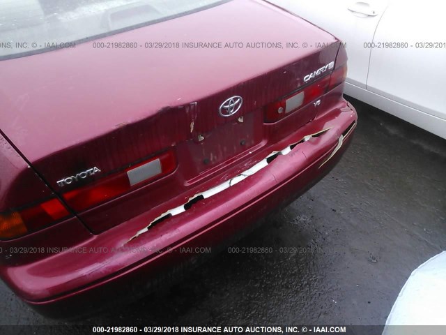 4T1BF22K4WU925072 - 1998 TOYOTA CAMRY CE/LE/XLE 勃艮第红 照片 6