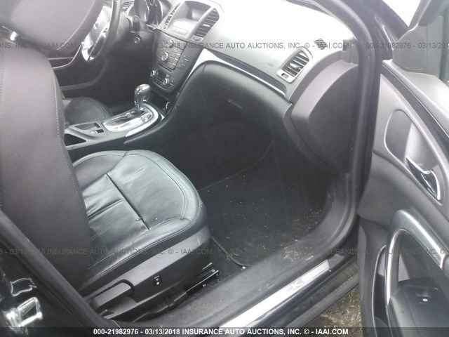 W04GN5EC2B1025022 - 2011 BUICK REGAL CXL BLACK photo 5