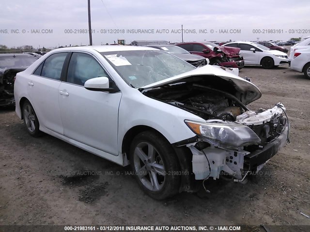 4T1BF1FK5EU748048 - 2014 TOYOTA CAMRY L/SE/LE/XLE 白色 照片 1