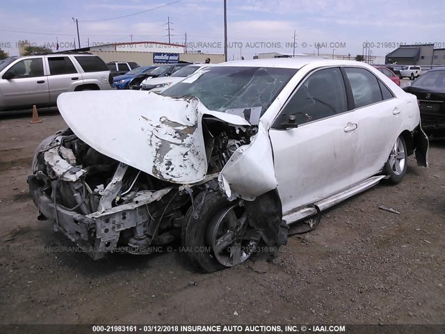 4T1BF1FK5EU748048 - 2014 TOYOTA CAMRY L/SE/LE/XLE 白色 照片 2