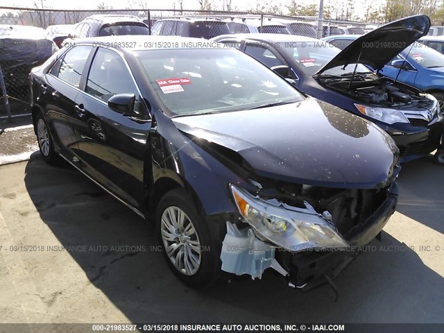 4T1BF1FK2EU358606 - 2014 TOYOTA CAMRY L/SE/LE/XLE 黑色 照片 1