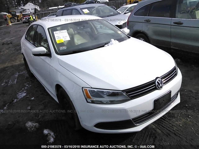 3VWDP7AJ3DM360912 - 2013 VOLKSWAGEN JETTA SE WHITE photo 1