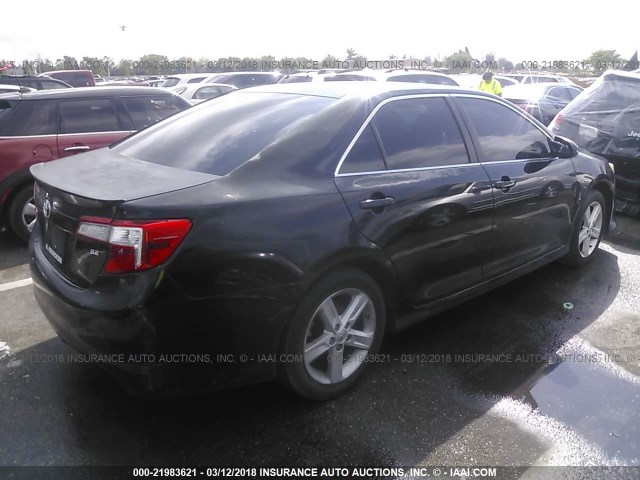 4T1BF1FK3EU359506 - 2014 TOYOTA CAMRY L/SE/LE/XLE BLACK photo 4