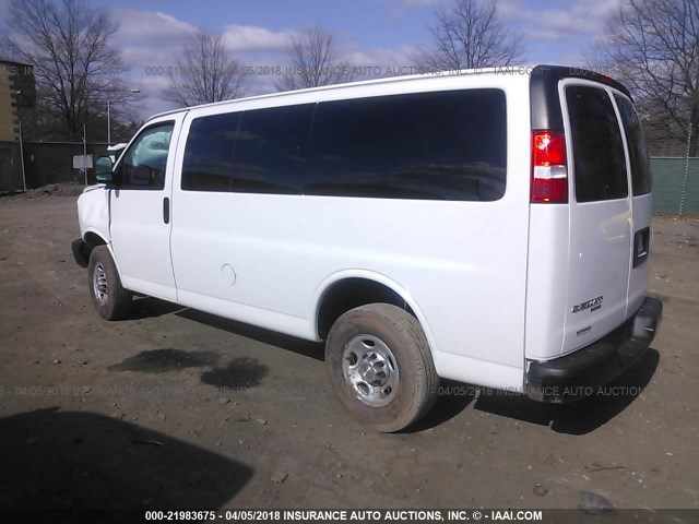 1GCWGAFF3G1225931 - 2016 CHEVROLET EXPRESS G2500  WHITE photo 3