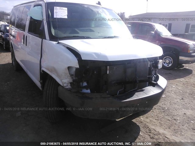 1GCWGAFF3G1225931 - 2016 CHEVROLET EXPRESS G2500  WHITE photo 6