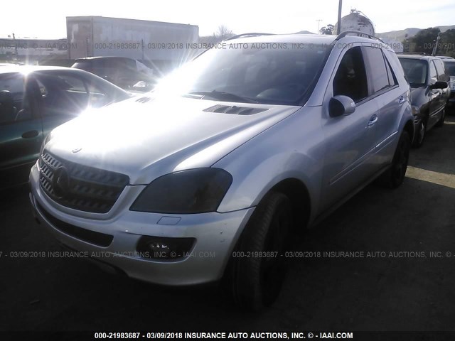 4JGBB86E57A178667 - 2007 MERCEDES-BENZ ML 350 SILVER photo 2