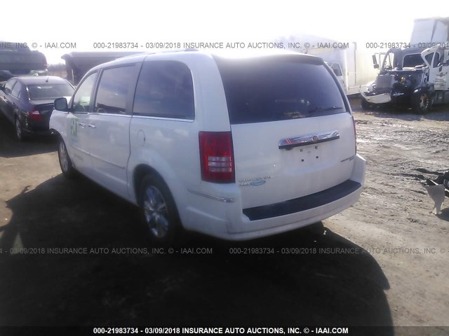 2A4RR7DX4AR330643 - 2010 CHRYSLER TOWN & COUNTRY LIMITED WHITE photo 3