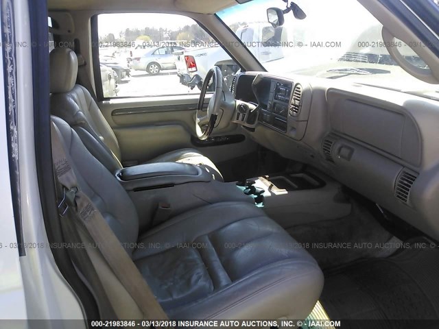 1GYEK63R7YR190412 - 2000 CADILLAC ESCALADE LUXURY 白色 照片 5