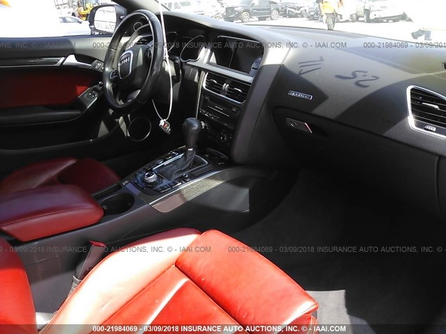 WAUVVAFR0BA034341 - 2011 AUDI S5 PRESTIGE 白色 照片 5