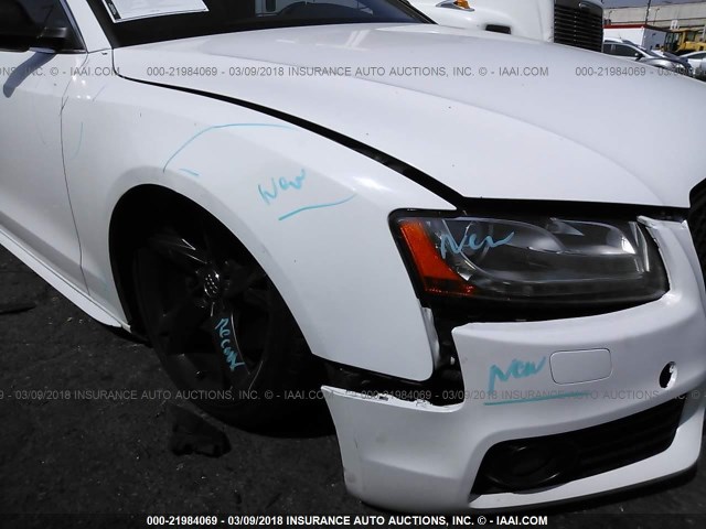 WAUVVAFR0BA034341 - 2011 AUDI S5 PRESTIGE 白色 照片 6
