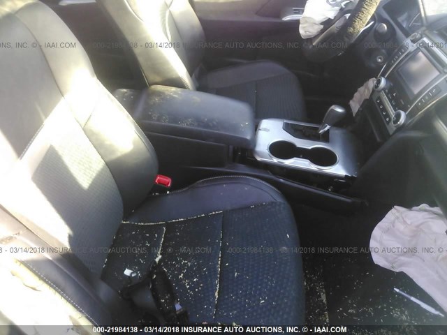 4T1BF1FK4DU287472 - 2013 TOYOTA CAMRY L/SE/LE/XLE 银色 照片 5