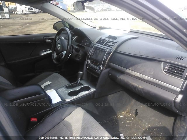 4T1BF1FK5EU399781 - 2014 TOYOTA CAMRY L/SE/LE/XLE 黑色 照片 5