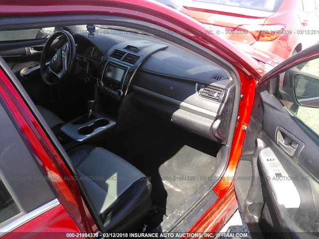 4T1BF1FK1CU596010 - 2012 TOYOTA CAMRY SE/LE/XLE წითელი ფოტო 5