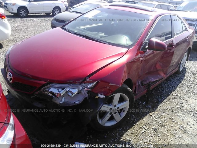 4T1BF1FK1CU596010 - 2012 TOYOTA CAMRY SE/LE/XLE წითელი ფოტო 6