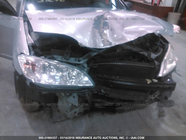1HGEM22135L005227 - 2005 HONDA CIVIC DX VP SILVER photo 6
