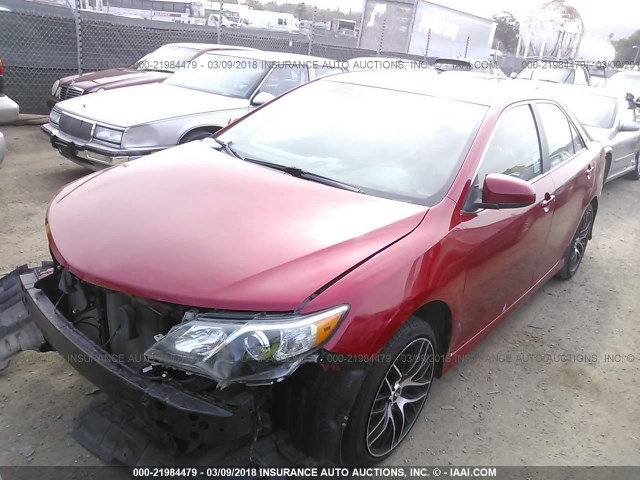 4T1BF1FK9EU826945 - 2014 TOYOTA CAMRY L/SE/LE/XLE 红色 照片 2