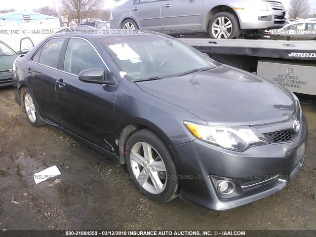 4T1BF1FK5EU827722 - 2014 TOYOTA CAMRY L/SE/LE/XLE 灰色 照片 1
