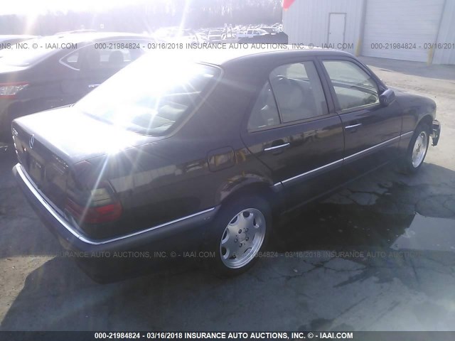 WDBHA23G9WA553302 - 1998 MERCEDES-BENZ C 230 BLACK photo 4