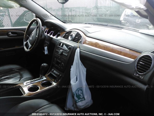 5GALRBED3AJ173664 - 2010 BUICK ENCLAVE CXL ვერცხლისფერი ფოტო 5