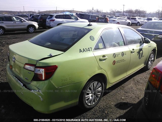 4T1BD1FK5EU126443 - 2014 TOYOTA CAMRY HYBRID/LE/XLE 绿色 照片 4