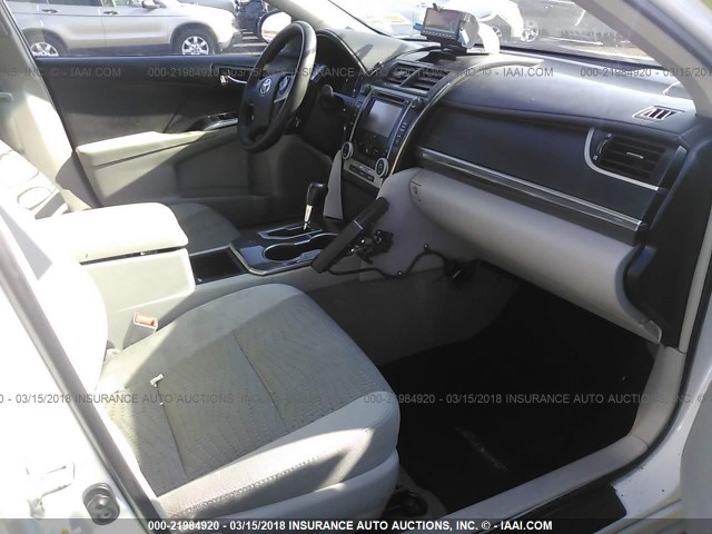 4T1BD1FK5EU126443 - 2014 TOYOTA CAMRY HYBRID/LE/XLE 绿色 照片 5