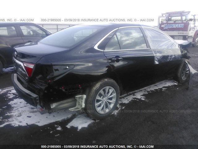 4T1BF1FK9HU289207 - 2017 TOYOTA CAMRY LE/XLE/SE/XSE BLACK photo 4
