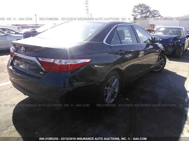 4T1BF1FK7FU037503 - 2015 TOYOTA CAMRY LE/XLE/SE/XSE BLACK photo 4