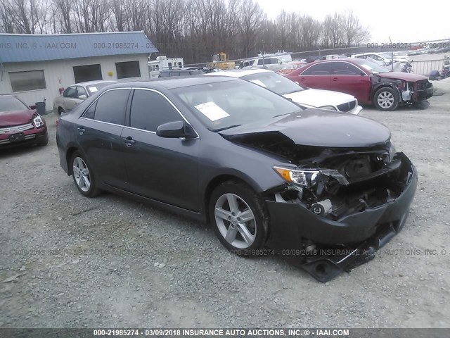 4T1BF1FK8EU783098 - 2014 TOYOTA CAMRY L/SE/LE/XLE 灰色 照片 1