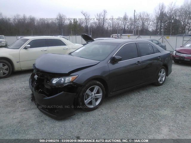 4T1BF1FK8EU783098 - 2014 TOYOTA CAMRY L/SE/LE/XLE 灰色 照片 2