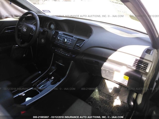 1HGCR2F59HA207740 - 2017 HONDA ACCORD SPORT 白色 照片 5