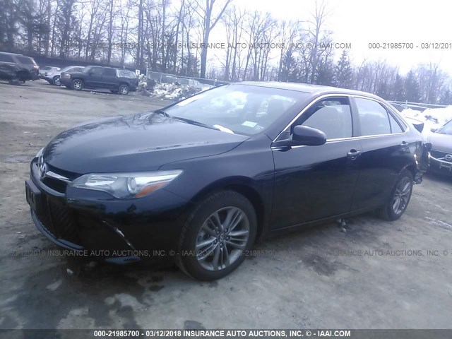 4T1BF1FK3HU322542 - 2017 TOYOTA CAMRY LE/XLE/SE/XSE BLACK photo 2