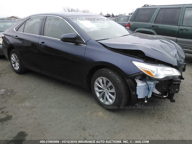 4T1BF1FK1GU505114 - 2016 TOYOTA CAMRY LE/XLE/SE/XSE BLUE photo 1
