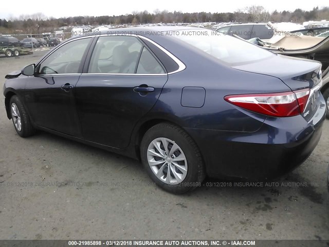 4T1BF1FK1GU505114 - 2016 TOYOTA CAMRY LE/XLE/SE/XSE BLUE photo 3