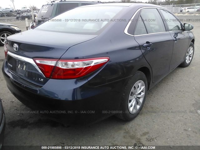 4T1BF1FK1GU505114 - 2016 TOYOTA CAMRY LE/XLE/SE/XSE BLUE photo 4