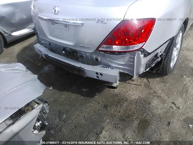 JH4KB16576C004323 - 2006 ACURA RL SILVER photo 6