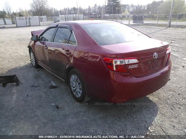 4T1BF1FK2CU517086 - 2012 TOYOTA CAMRY SE/LE/XLE 红色 照片 3